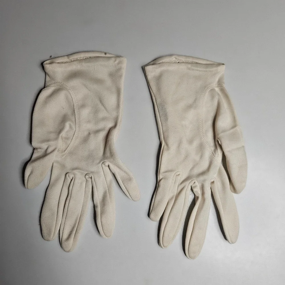 Vintage Cream Nylon Wrist Gloves Eyelet Detail Made in British Hong Kong‎ Size 6